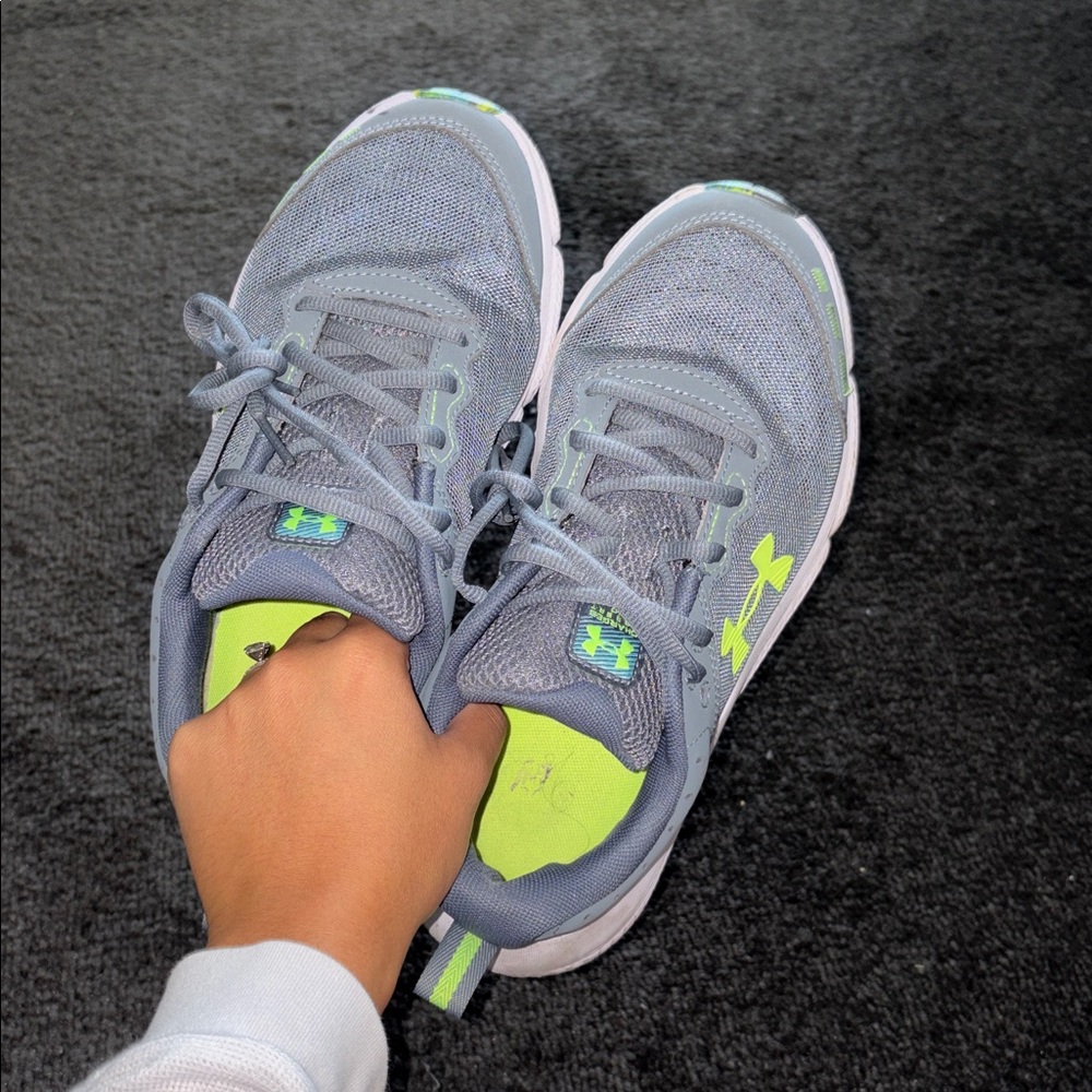 Under Armor Charger Assert 10 👟